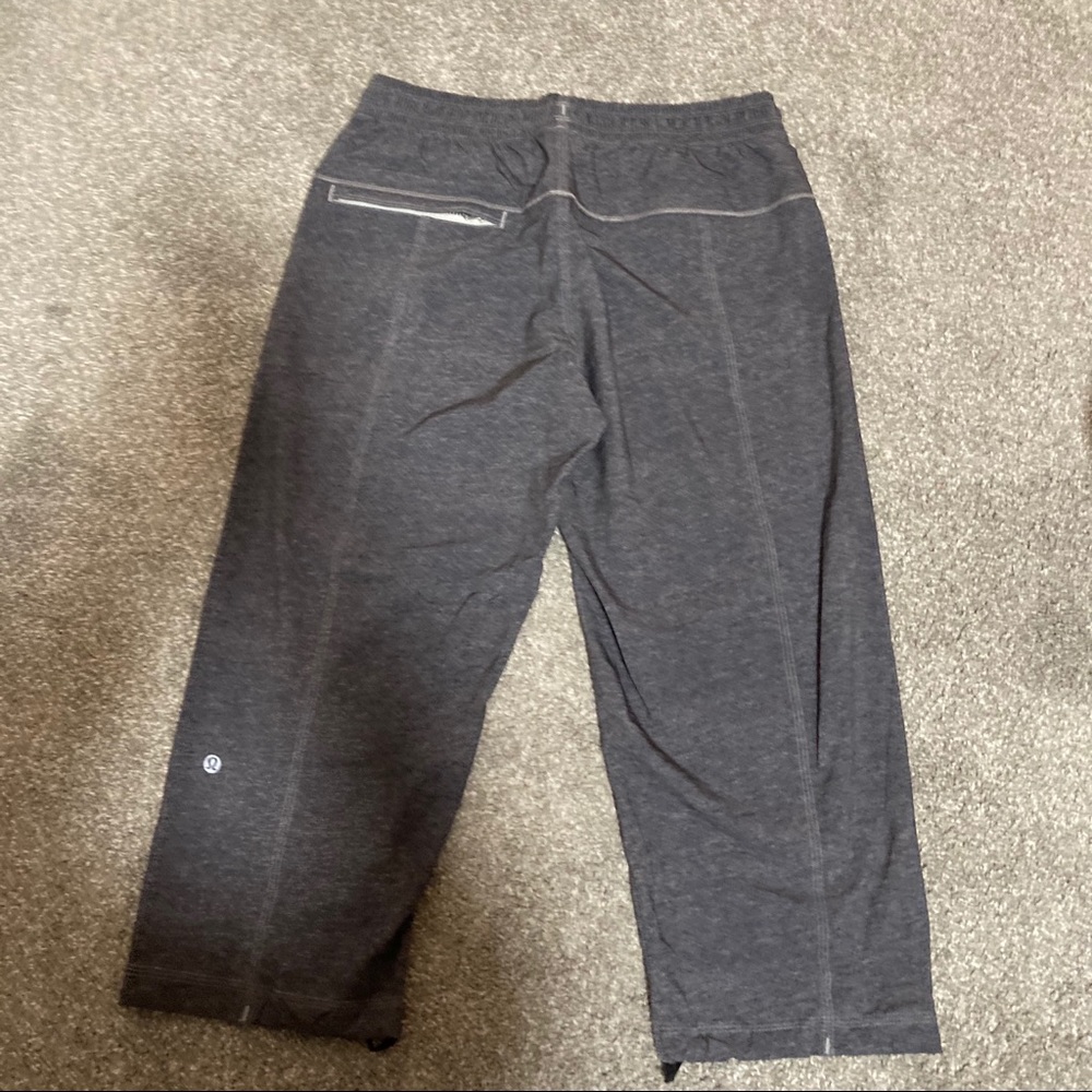 Lululemon light weight crop pants